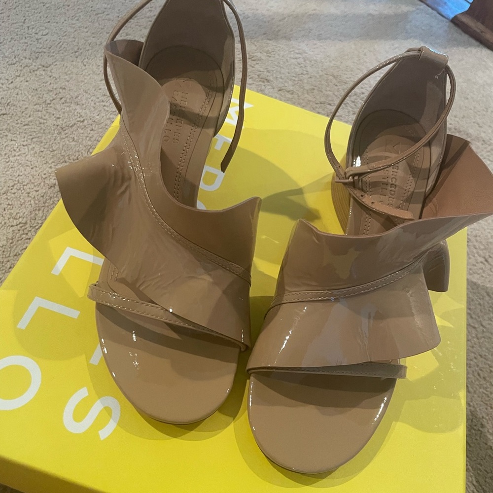 Gallardo Mercedes cubano heel